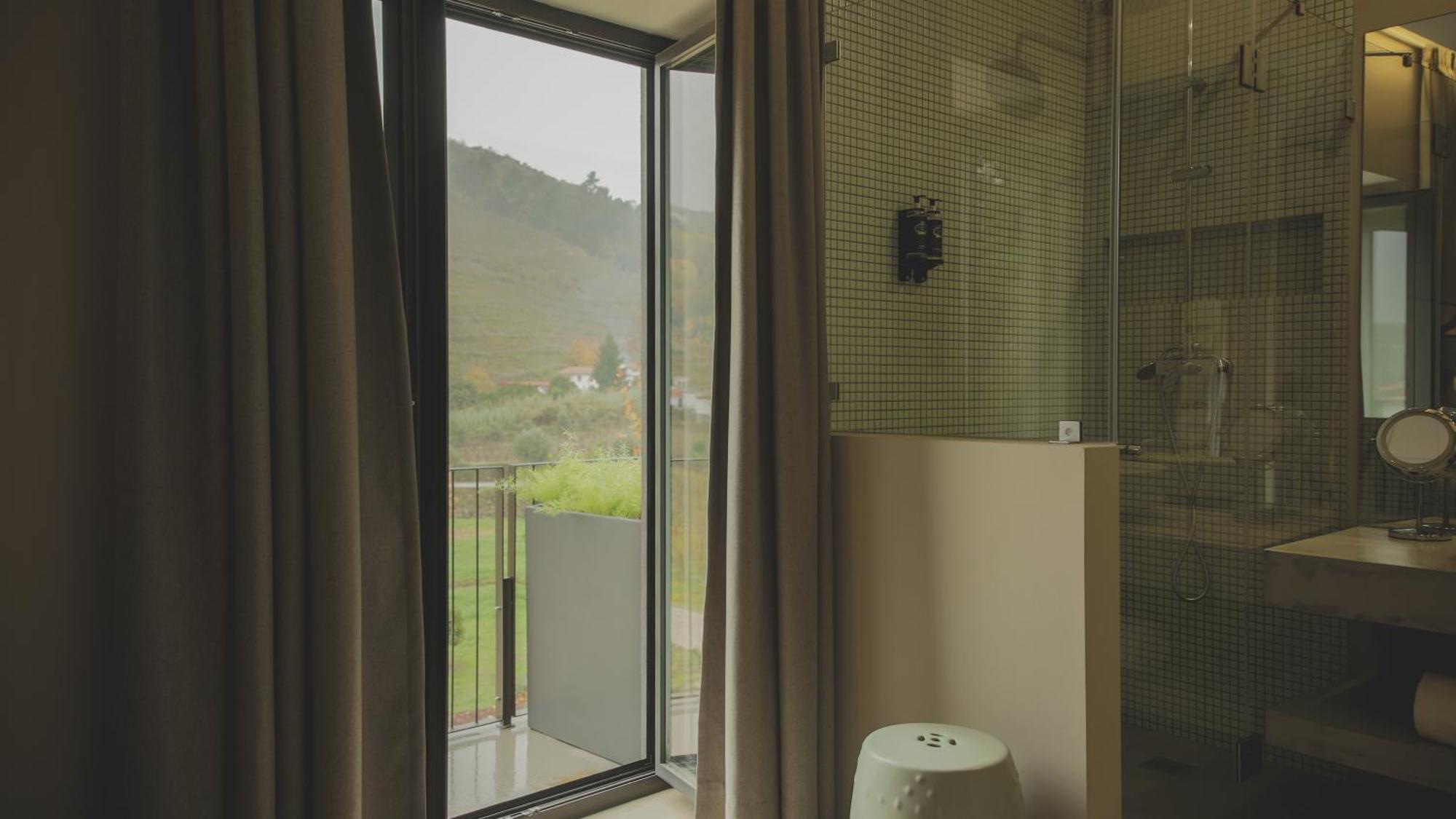 Casal Dos Capelinhos - Douro Hotel Santa Marta de Penaguiao Room photo